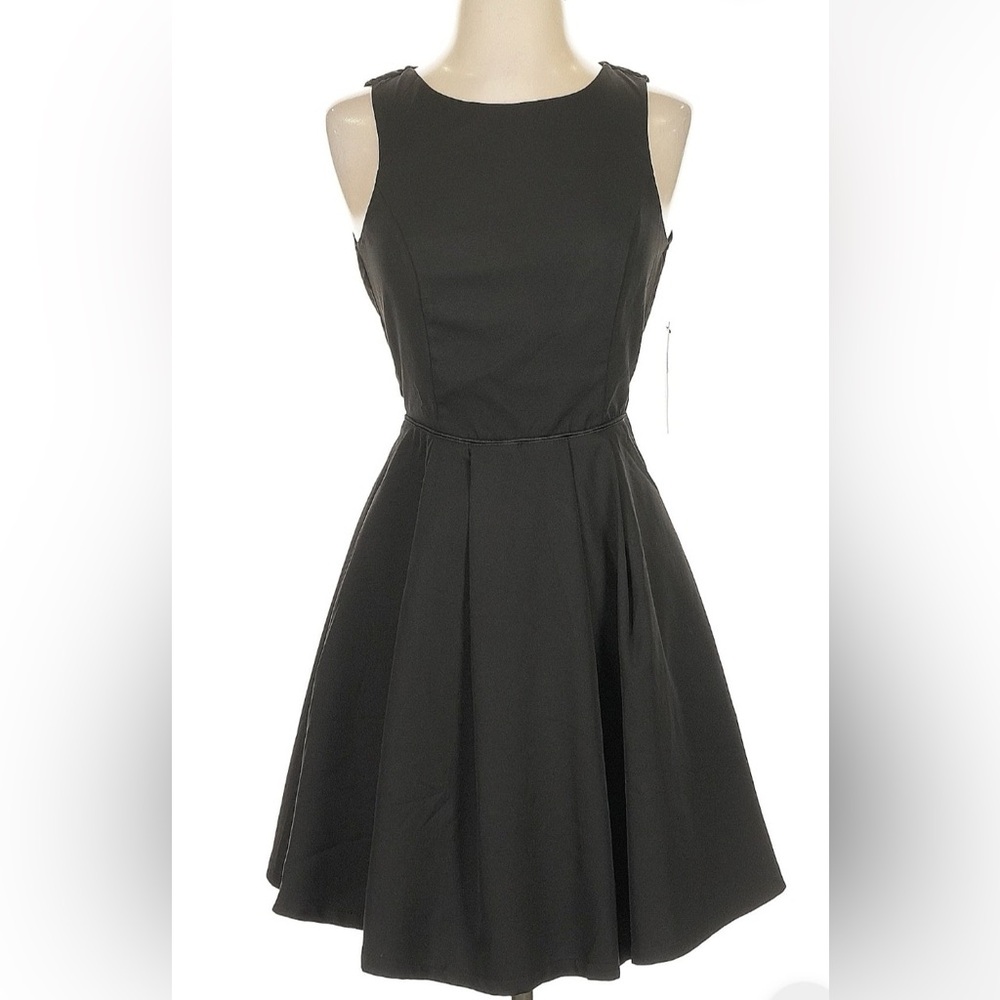 Lulu's Classic Black Midi Dress